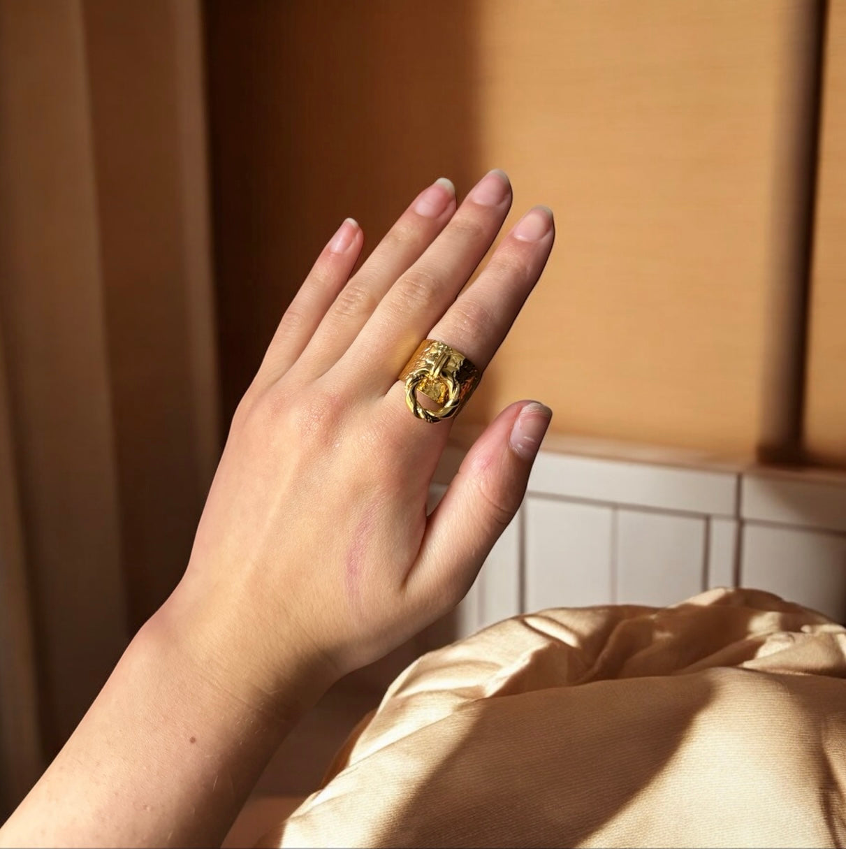 Liana - Bague Dorée ou Argentée avec Breloque