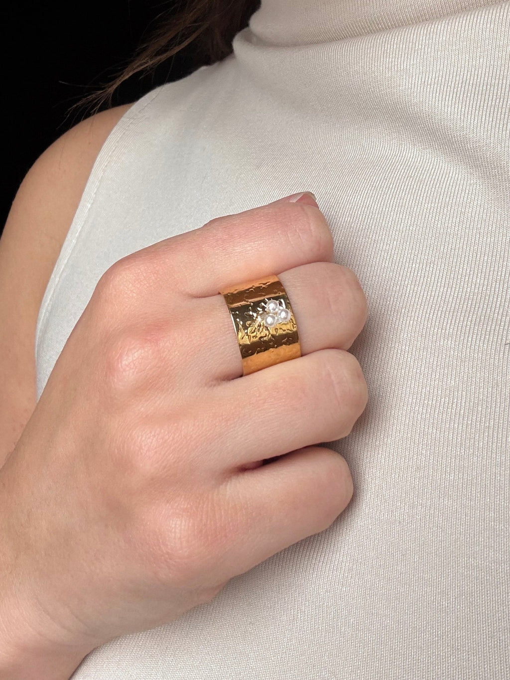 Solana - Bague Dorée & Perles Blanches